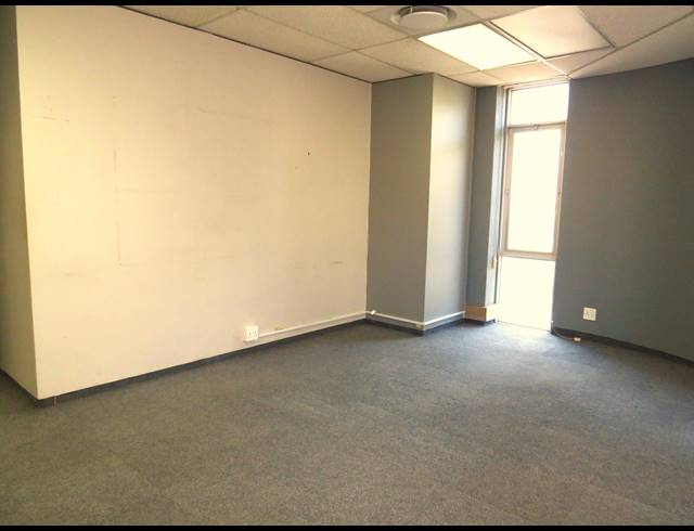 270M² OFFICE TO LET IN STRAND CENTRAL